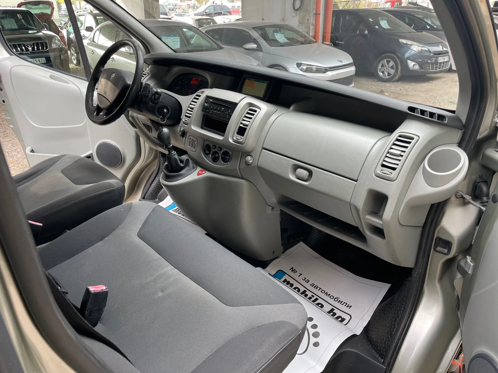 Renault Trafic 2.0dCI-NAVI-9места - изображение 9