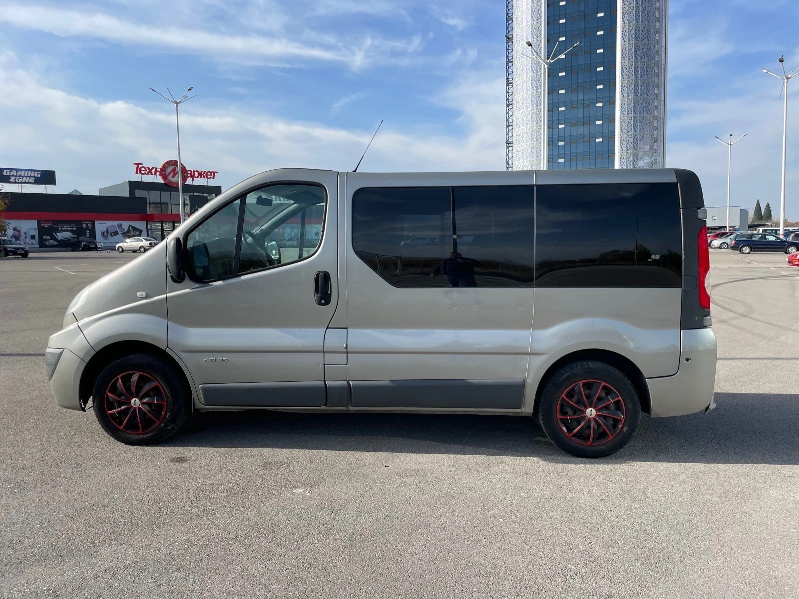 Renault Trafic 2.0dCI-NAVI-9места - изображение 7