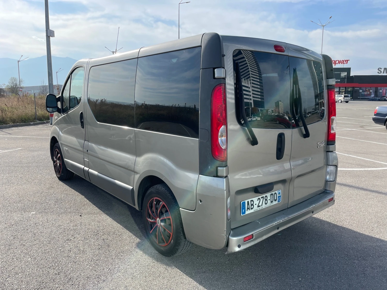 Renault Trafic 2.0dCI-NAVI-9места - изображение 6