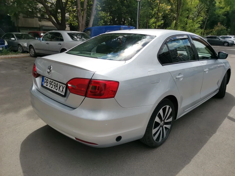 VW Jetta 2.0 115 газ, снимка 5 - Автомобили и джипове - 47682054