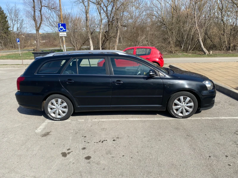 Toyota Avensis 2.2 d4d, снимка 2 - Автомобили и джипове - 47285602