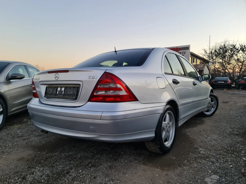 Mercedes-Benz C 200 FACCE LIFT/АВТОМАТ, снимка 4 - Автомобили и джипове - 48745045