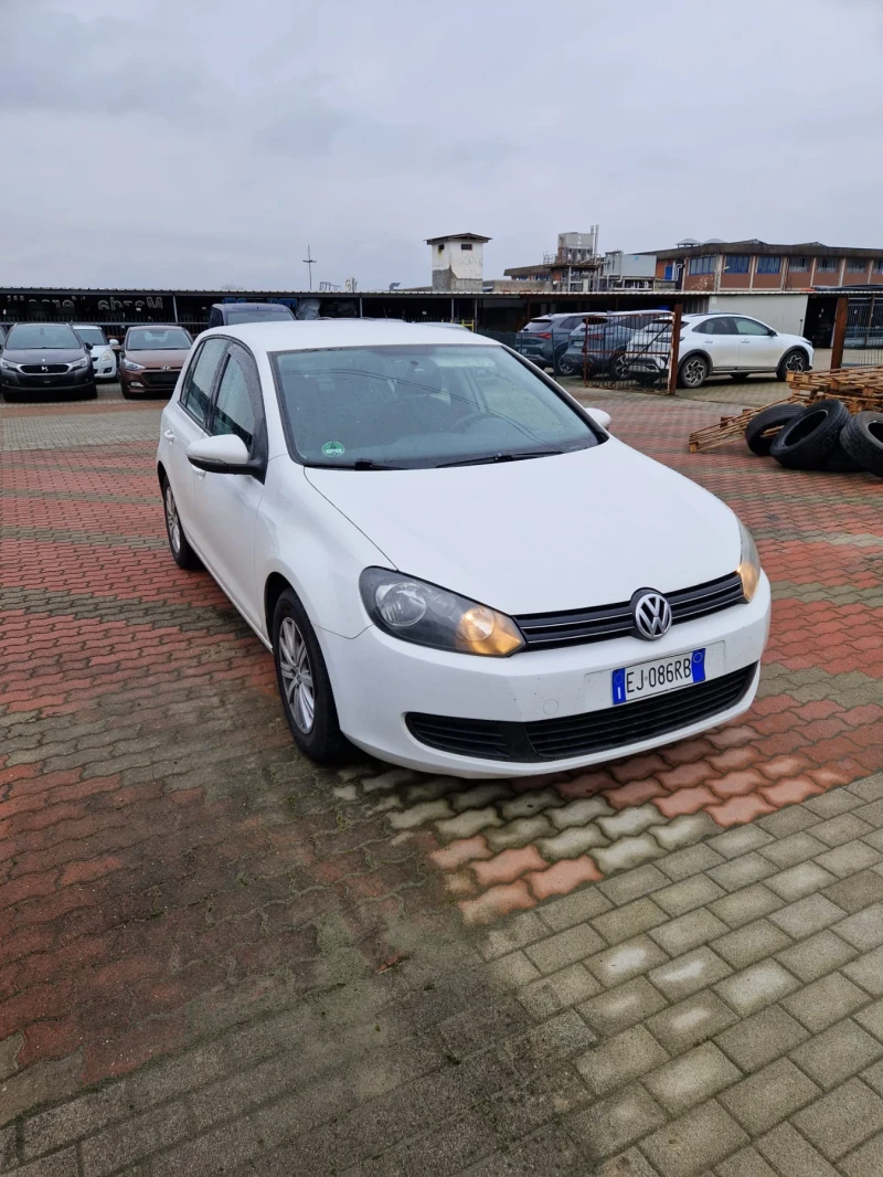 VW Golf като нова , снимка 2 - Автомобили и джипове - 49277069