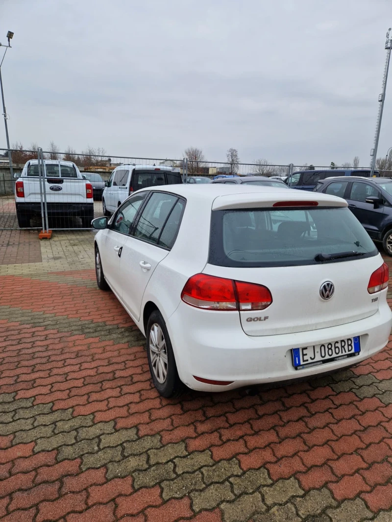 VW Golf като нова , снимка 5 - Автомобили и джипове - 49277069