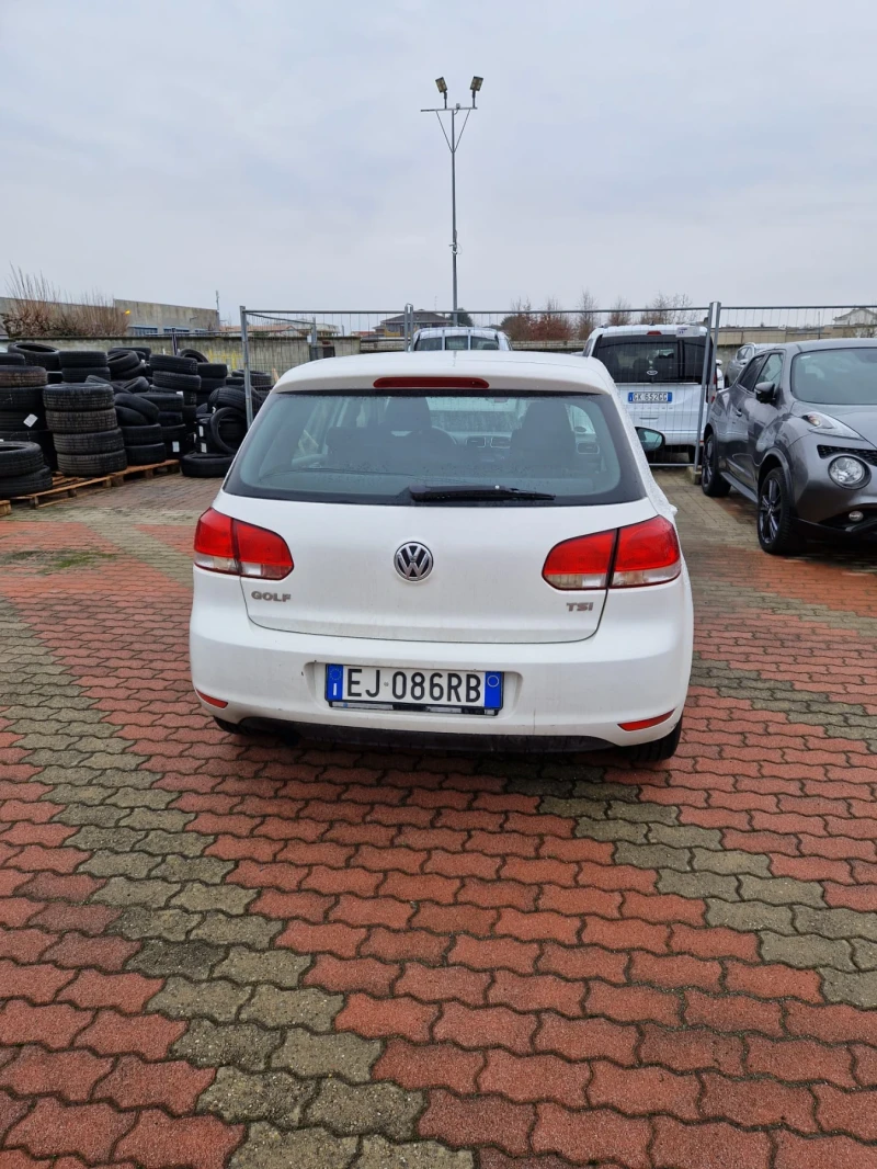 VW Golf като нова , снимка 4 - Автомобили и джипове - 49277069