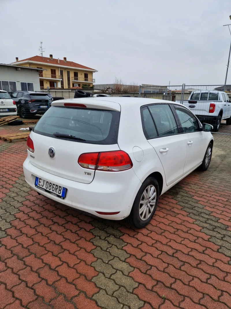 VW Golf като нова , снимка 3 - Автомобили и джипове - 49277069