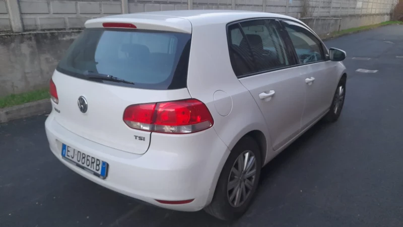 VW Golf като нова , снимка 10 - Автомобили и джипове - 49277069