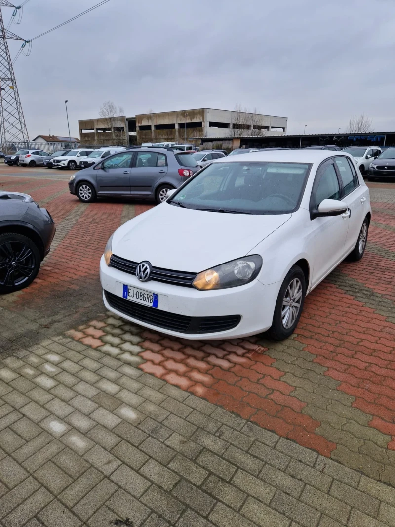 VW Golf като нова , снимка 1 - Автомобили и джипове - 49277069