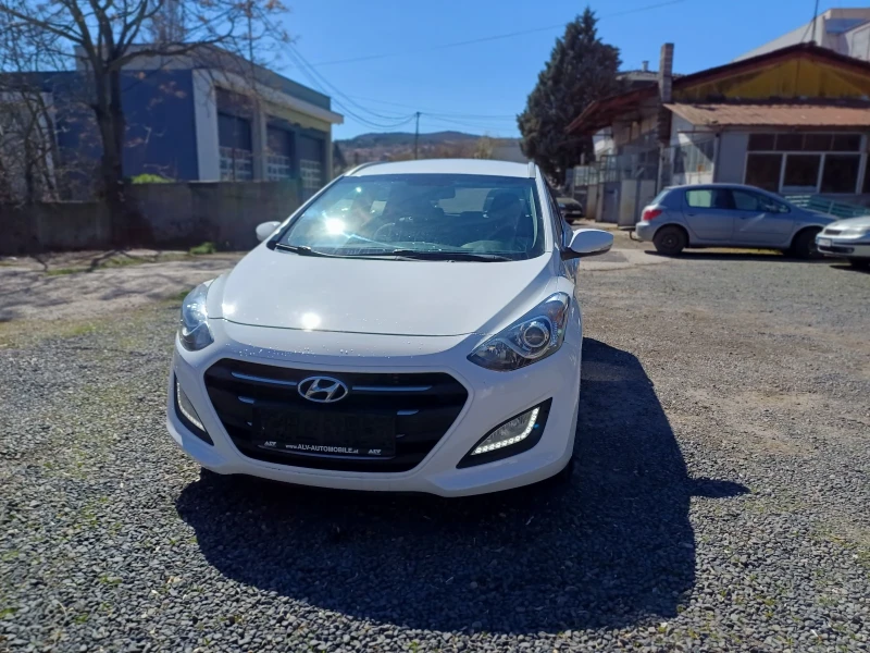 Hyundai I30 1.6 CRDI, снимка 8 - Автомобили и джипове - 49572188