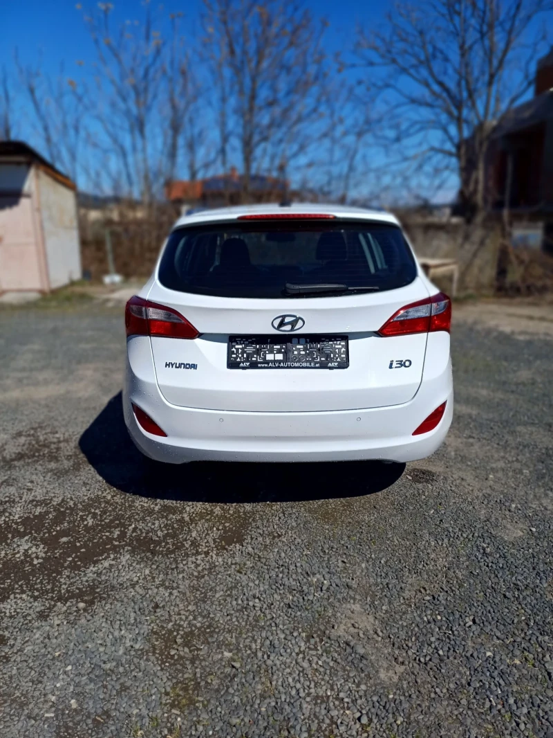 Hyundai I30 1.6 CRDI, снимка 4 - Автомобили и джипове - 49572188