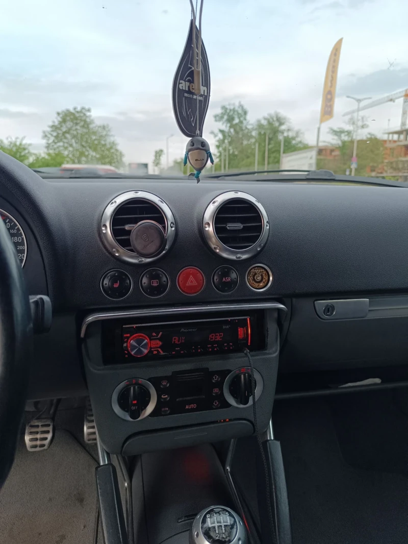Audi Tt 1.8т, снимка 10 - Автомобили и джипове - 52500153