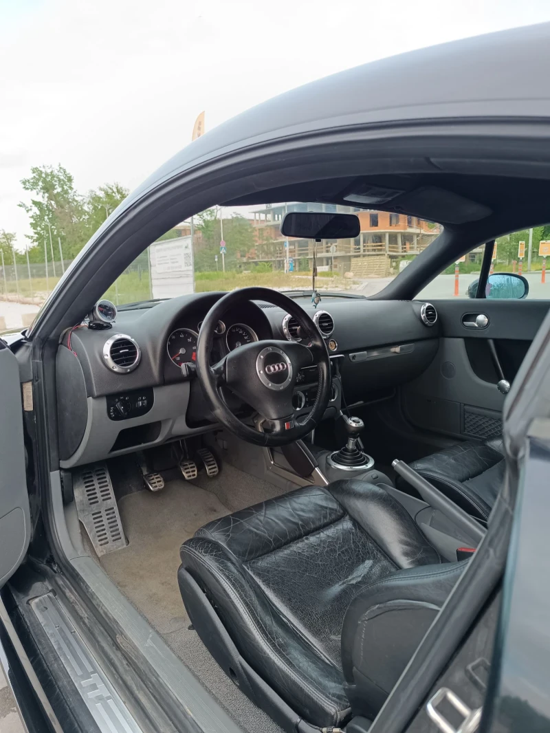 Audi Tt 1.8т, снимка 7 - Автомобили и джипове - 52500153