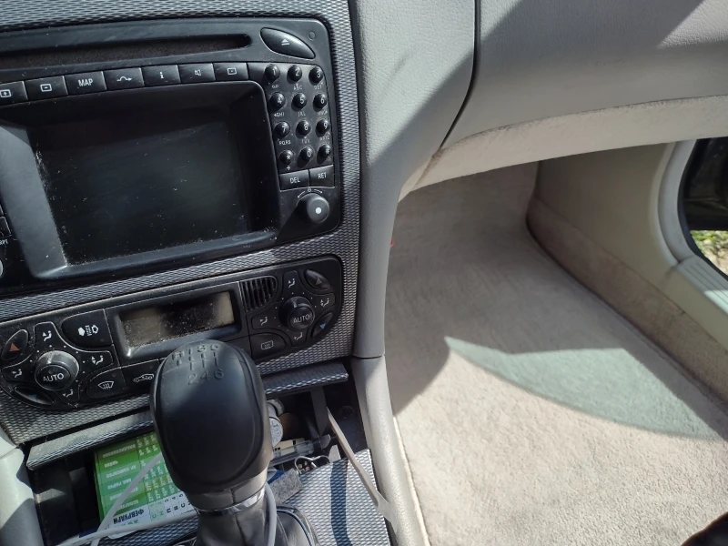 Mercedes-Benz CLK 200 компресор, снимка 12 - Автомобили и джипове - 52169855