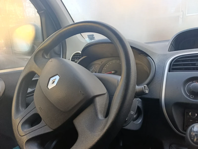 Renault Kangoo 1.5 DCI Ауто Франс 3000, снимка 2 - Автомобили и джипове - 52432547