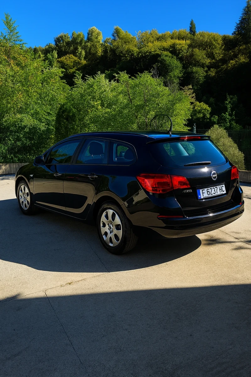 Opel Astra, снимка 2 - Автомобили и джипове - 52486188