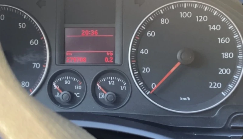 VW Golf 5, снимка 7 - Автомобили и джипове - 52806424