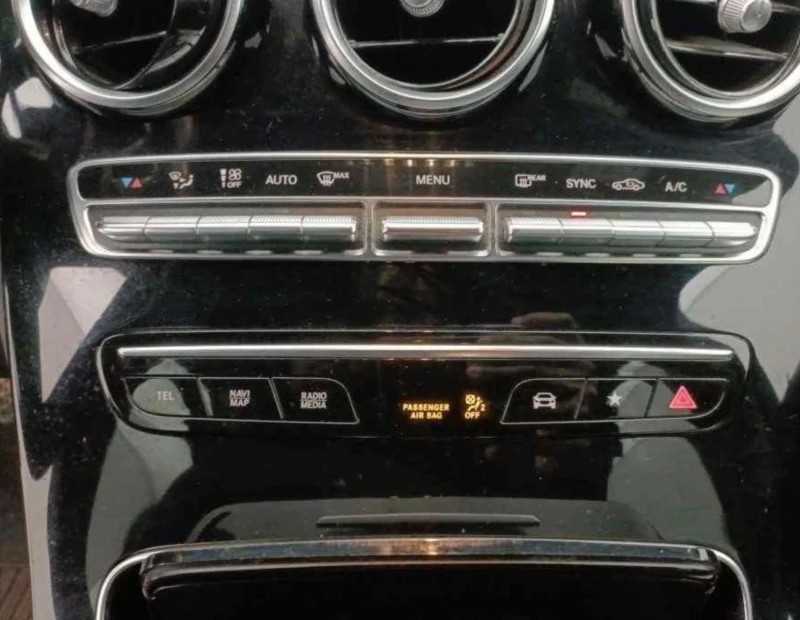 Mercedes-Benz GLC 200 d Coupe 4 MATIC.KAMERA.LED.NAVI, снимка 10 - Автомобили и джипове - 52820658