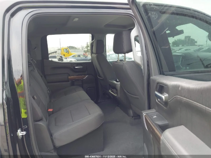 Chevrolet Silverado 1500 4WD SHORT BED LT TRAIL BOSS, снимка 10 - Автомобили и джипове - 52961651