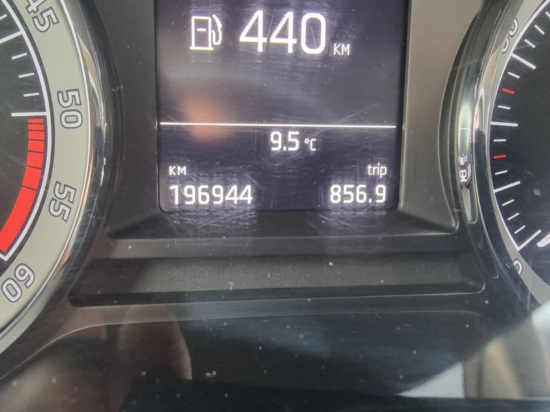 Skoda Octavia 2.0TDI SCOUT 4X4 АВТОМАТИК 184к.с., снимка 16 - Автомобили и джипове - 53121848