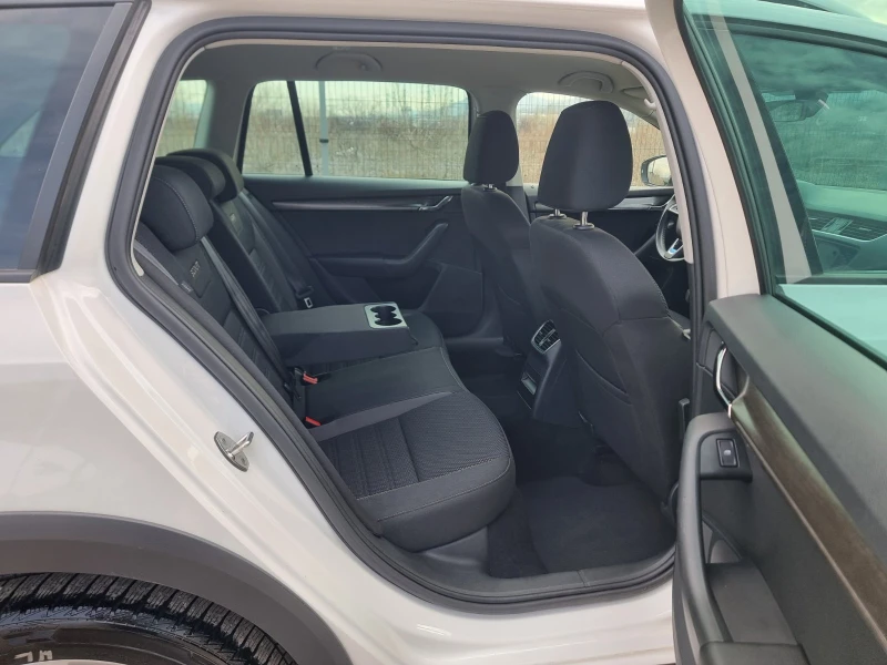 Skoda Octavia 2.0TDI SCOUT 4X4 АВТОМАТИК 184к.с., снимка 9 - Автомобили и джипове - 53121848