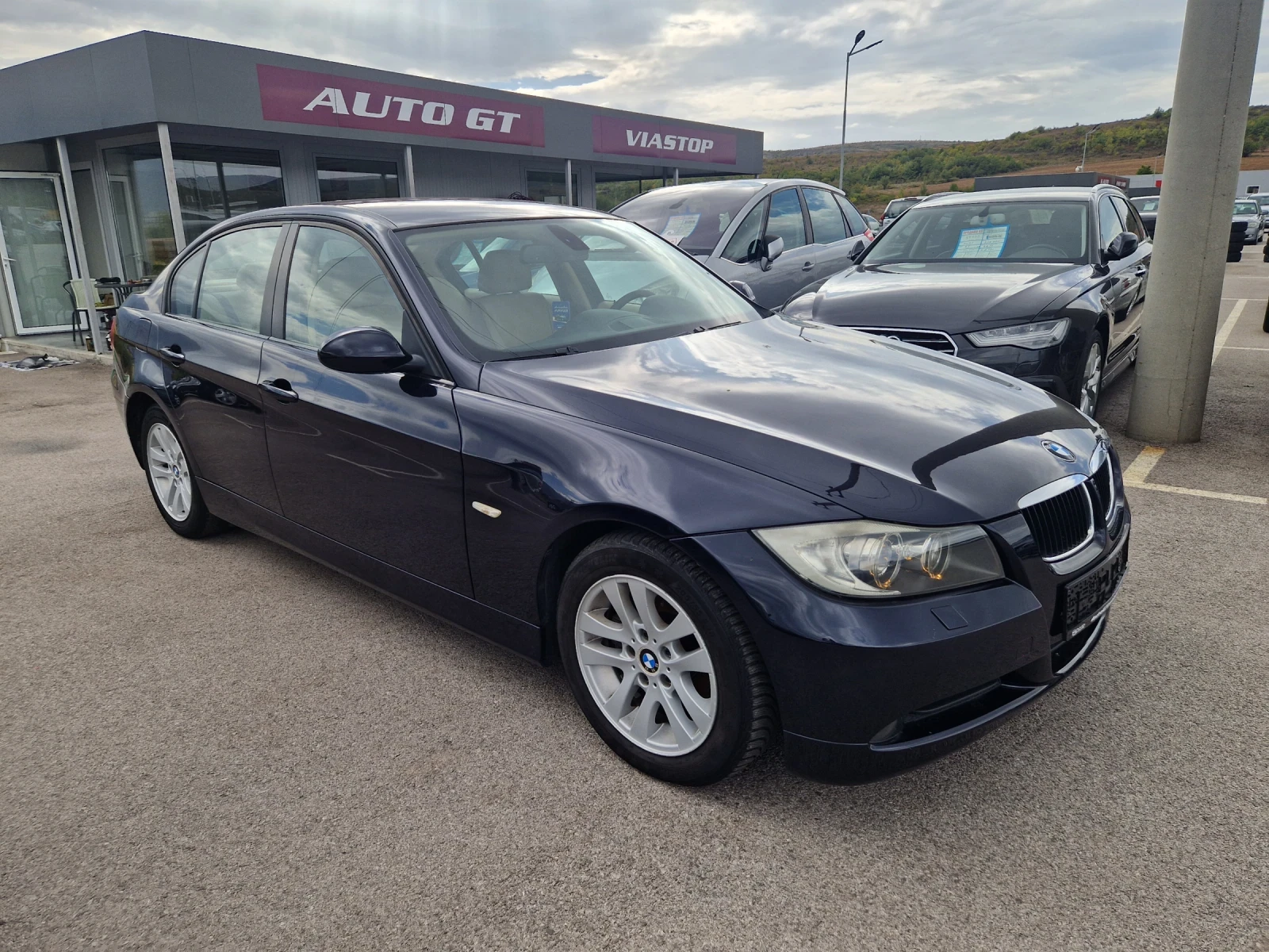 BMW 320 2.0 D 163к.с. Навигация!Кожен салон! - изображение 2