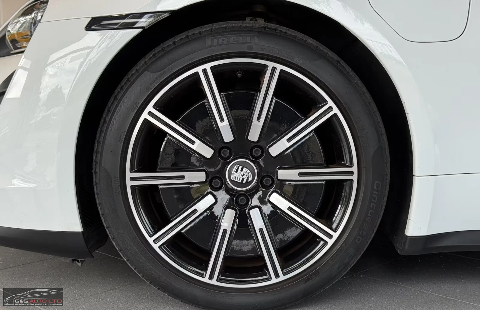 Porsche Taycan PLUS-PERFORMANCE/476HP/20/PANO/AMBI/KLESS/682v - изображение 4