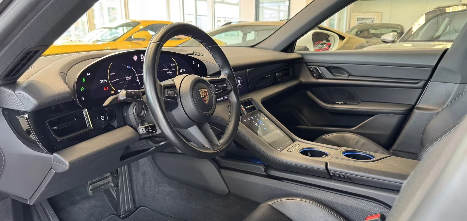 Porsche Taycan PLUS-PERFORMANCE/476HP/20/PANO/AMBI/KLESS/682v - изображение 9