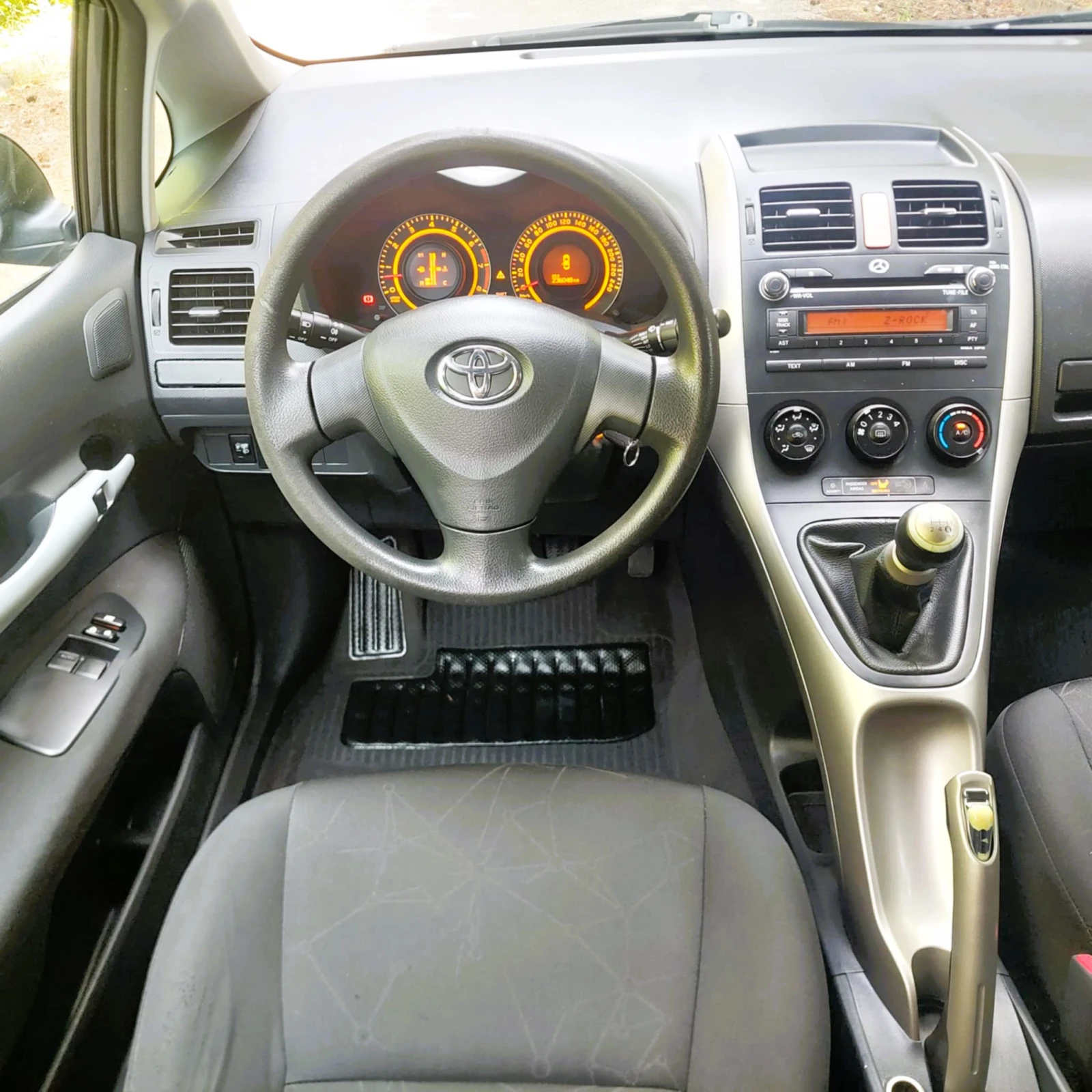 Toyota Auris 1.4.VVT-i Benzin - изображение 9