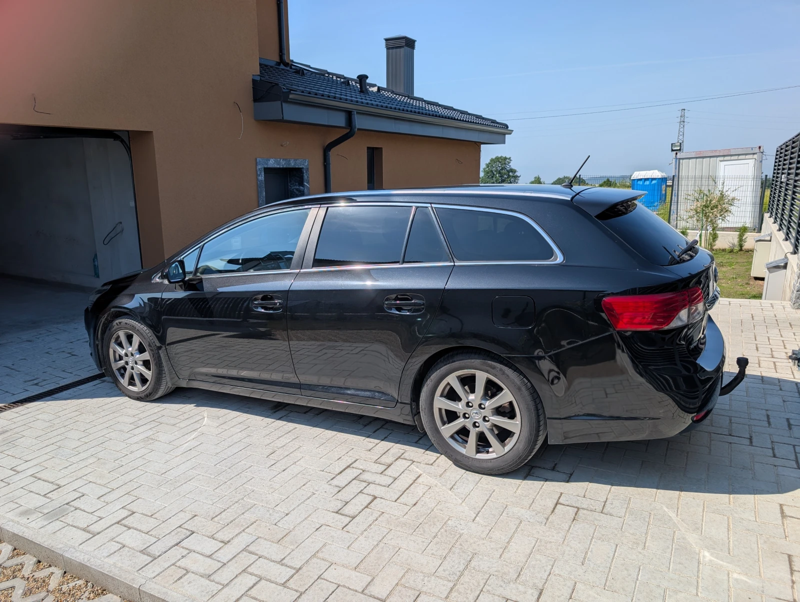 Toyota Avensis, снимка 3 - Автомобили и джипове - 52028816