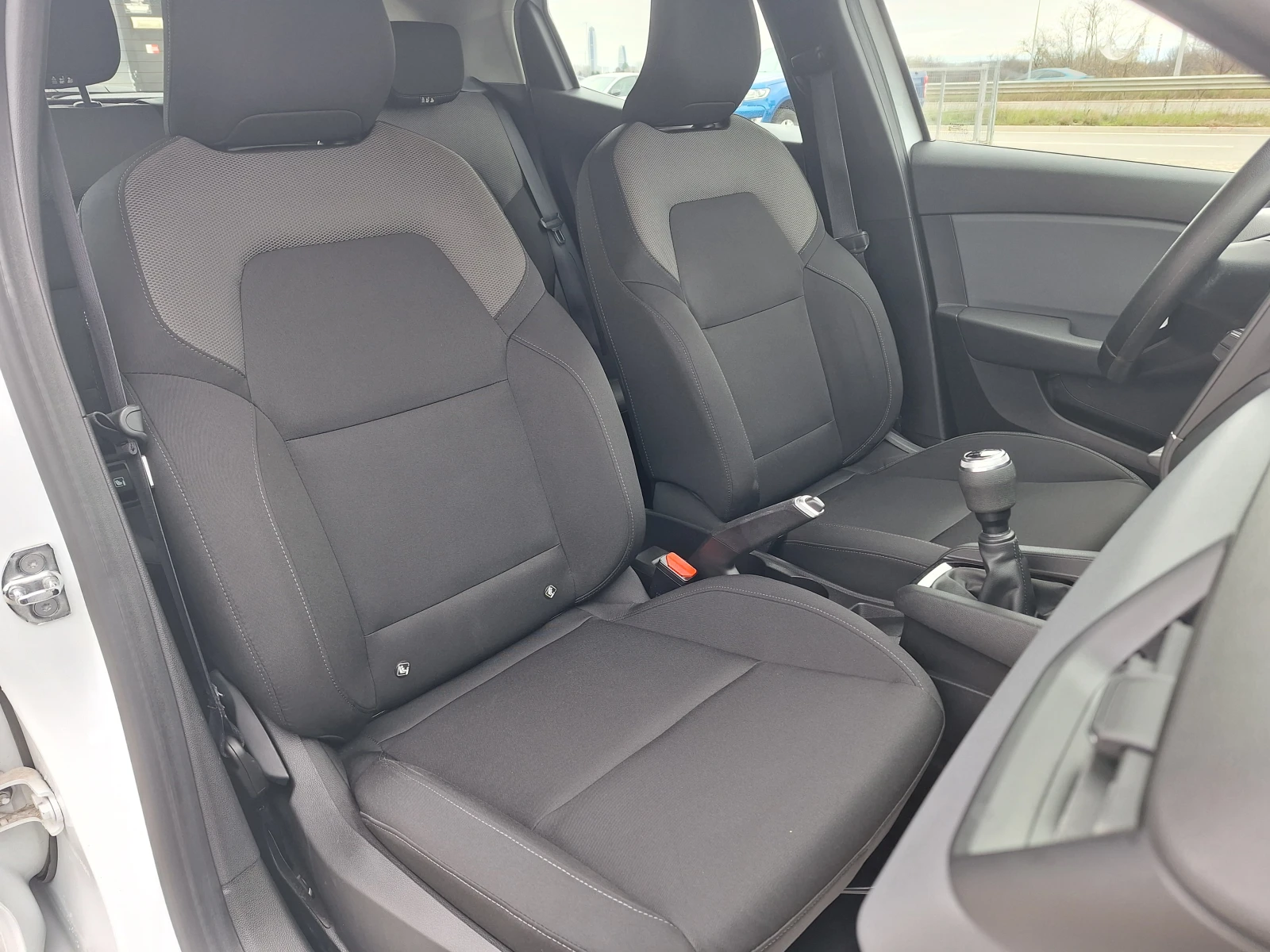 Renault Clio 1.0TCe100�.�. | Mobile.bg � ����������� 13