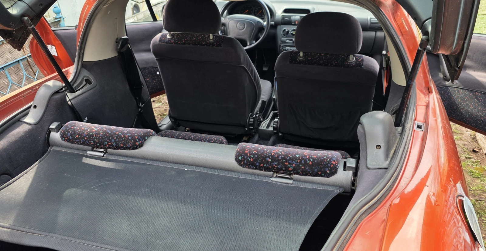 Opel Tigra 1.4i 16V, снимка 7 - Автомобили и джипове - 54168295