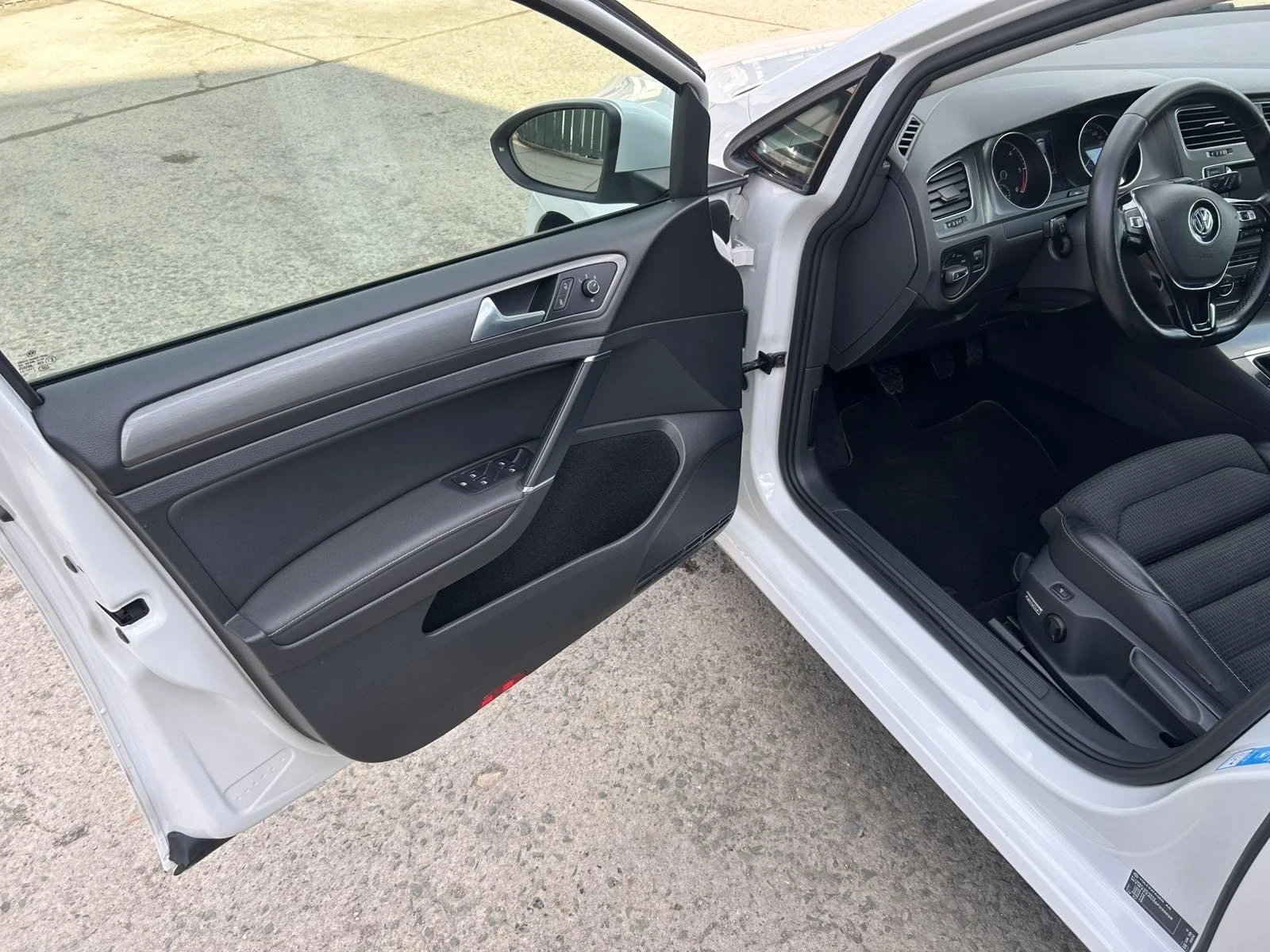 VW Golf, снимка 14 - Автомобили и джипове - 54238858