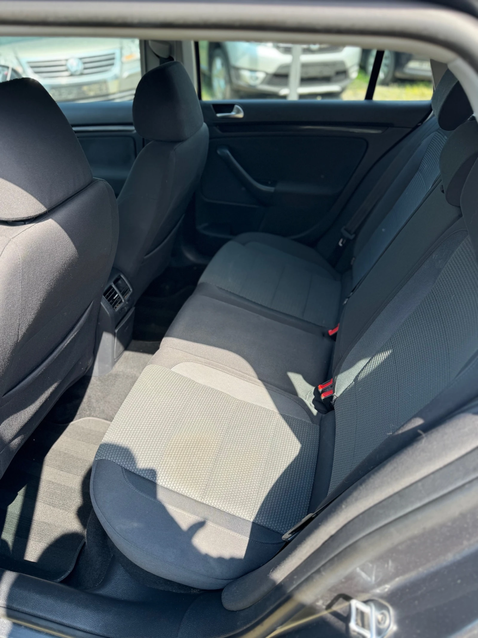 VW Golf 1.4TSI, снимка 11 - Автомобили и джипове - 54286500