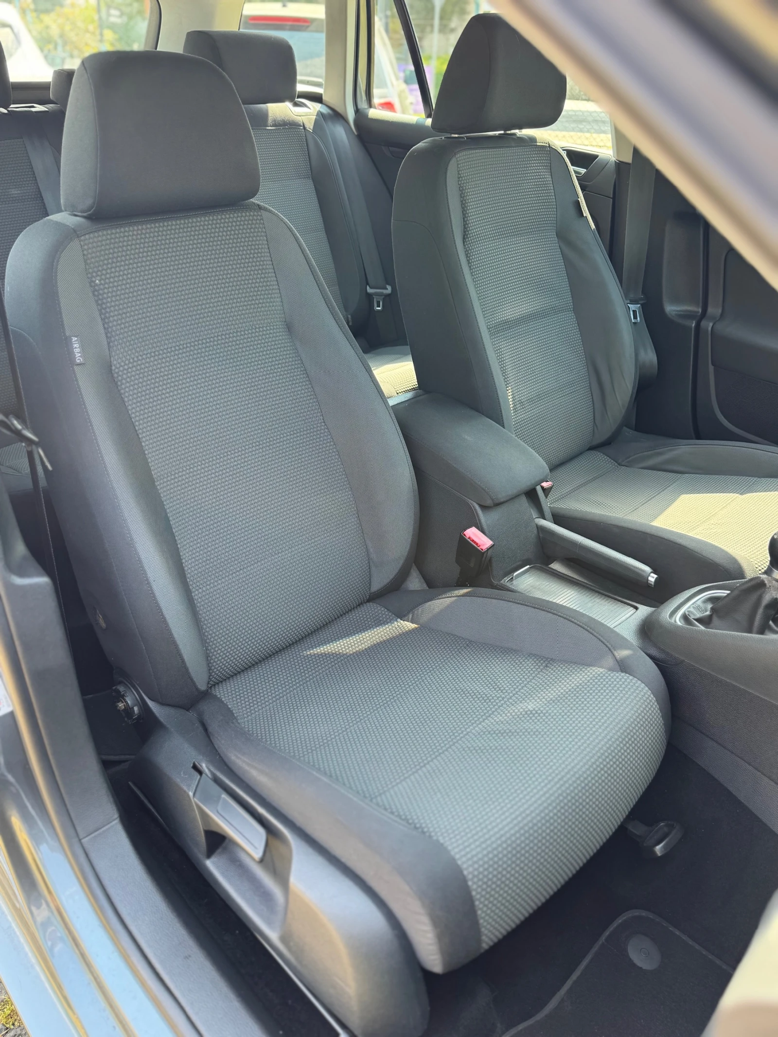 VW Golf 1.4TSI, снимка 8 - Автомобили и джипове - 54286500