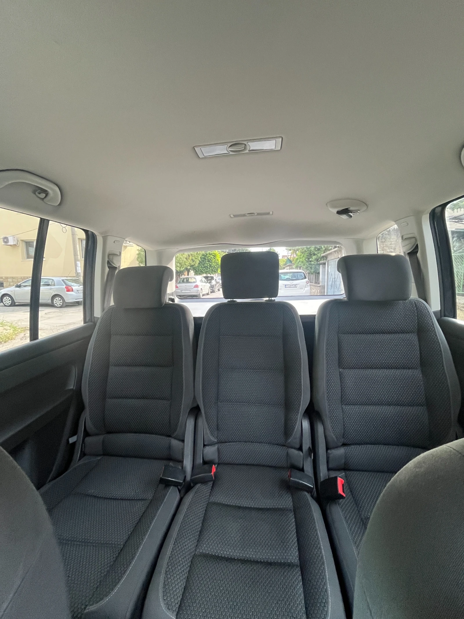 VW Touran, снимка 13 - Автомобили и джипове - 55225461