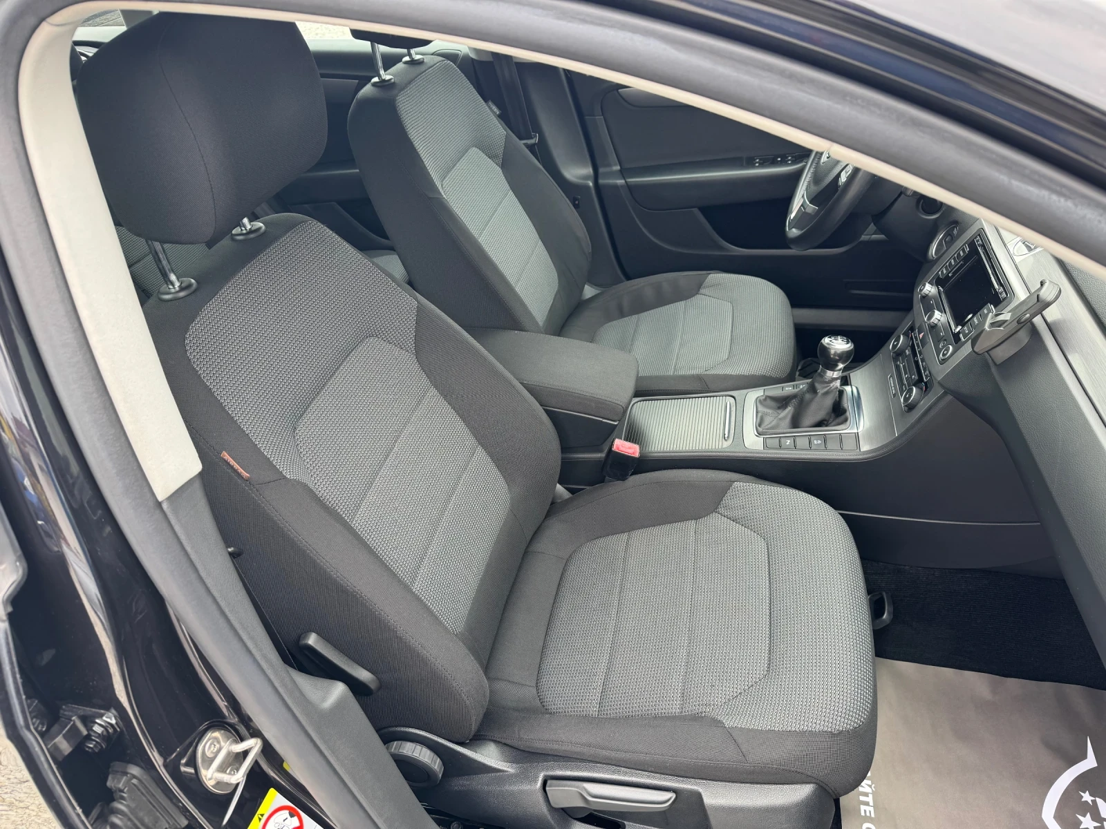 VW Passat 2.0TDi 140ps, снимка 12 - Автомобили и джипове - 55681805