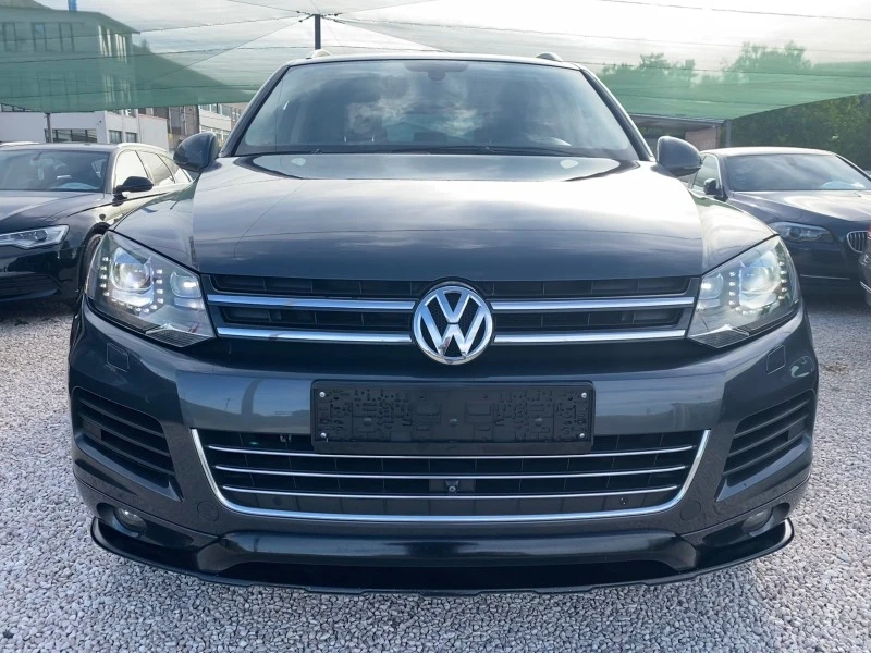 VW Touareg 3.0TDi, LED, 360камера, ПАНОРАМА, ПОДГР, НАВИ, КОЖ, снимка 2 - Автомобили и джипове - 46040726