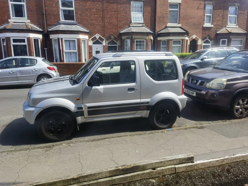 Suzuki Jimny 1.3 DOHC, снимка 8 - Автомобили и джипове - 52699959