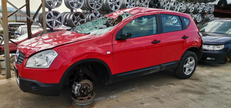 Nissan Qashqai 1.6, снимка 4 - Автомобили и джипове - 51284669