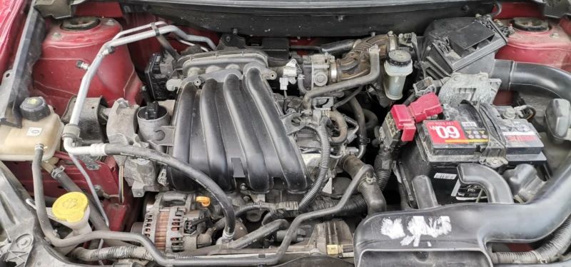 Nissan Qashqai 1.6, снимка 6 - Автомобили и джипове - 51284669