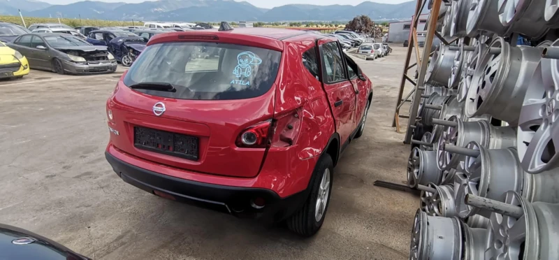 Nissan Qashqai 1.6, снимка 3 - Автомобили и джипове - 51284669