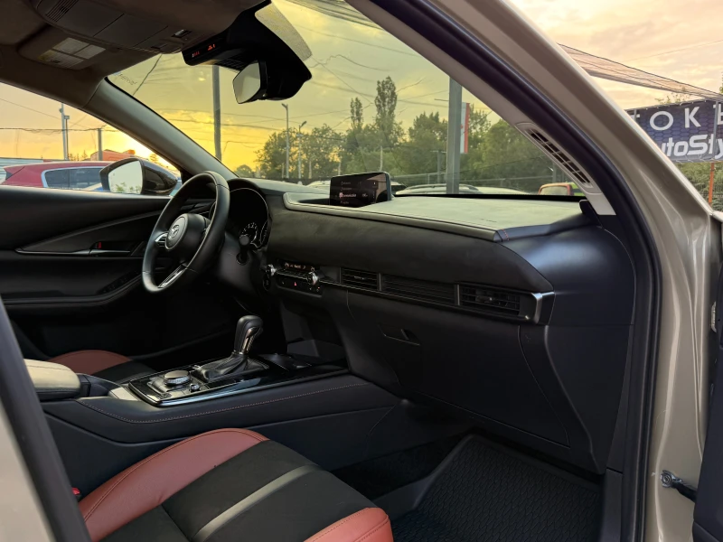 Mazda CX-30 CARBON TURBO AWD, снимка 10 - Автомобили и джипове - 51597968