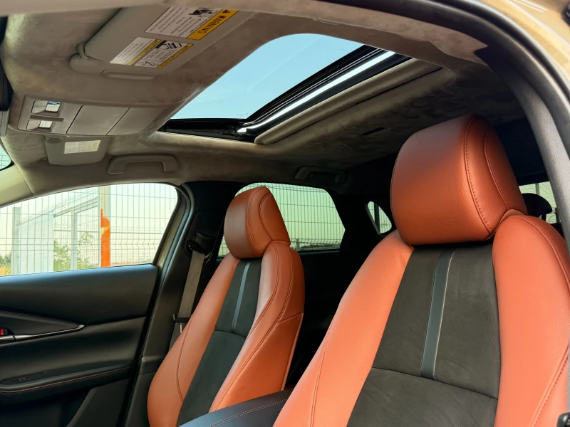 Mazda CX-30 CARBON TURBO AWD, снимка 16 - Автомобили и джипове - 51597968