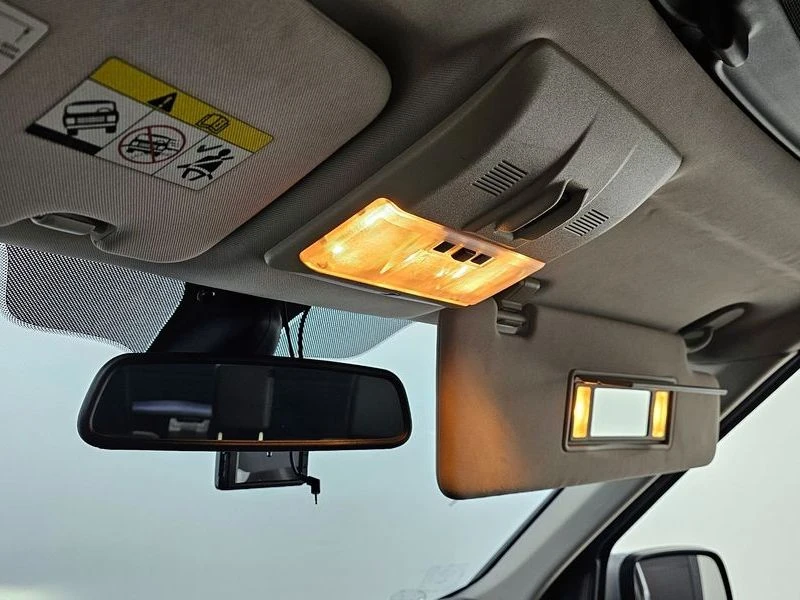 Land Rover Discovery 2.7 Automatic, снимка 16 - Автомобили и джипове - 55847853