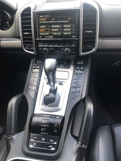 Porsche Cayenne S E-Hybrid , снимка 10 - Автомобили и джипове - 56724149