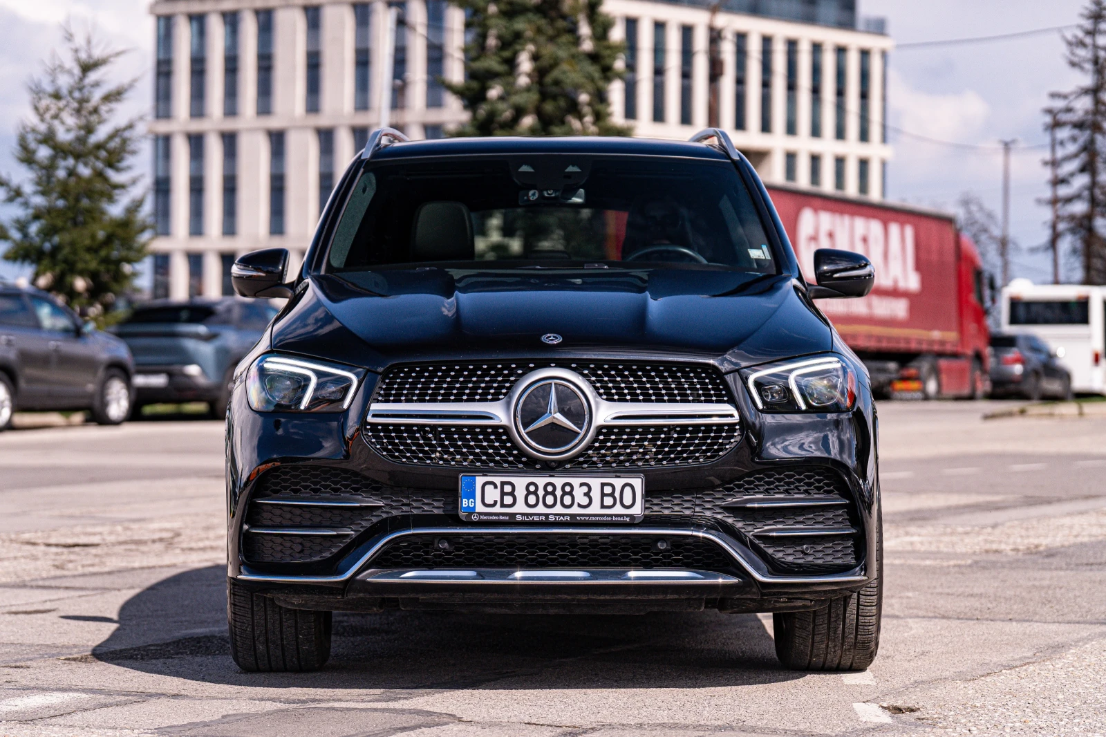 Mercedes-Benz GLE 350 4matic AMG Multibeam led Panorama 360(КАПАРИРАНА) - изображение 2