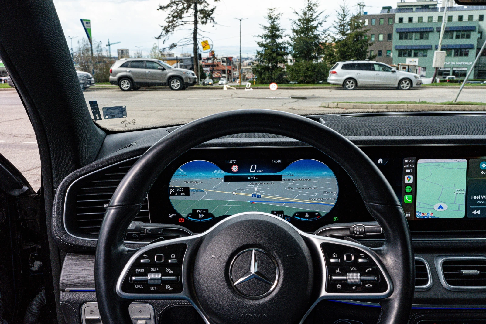 Mercedes-Benz GLE 350 4matic AMG Multibeam led Panorama 360(КАПАРИРАНА) - изображение 9