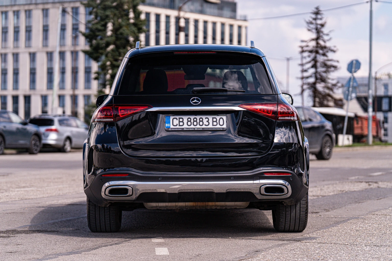 Mercedes-Benz GLE 350 4matic AMG Multibeam led Panorama 360(КАПАРИРАНА) - изображение 6