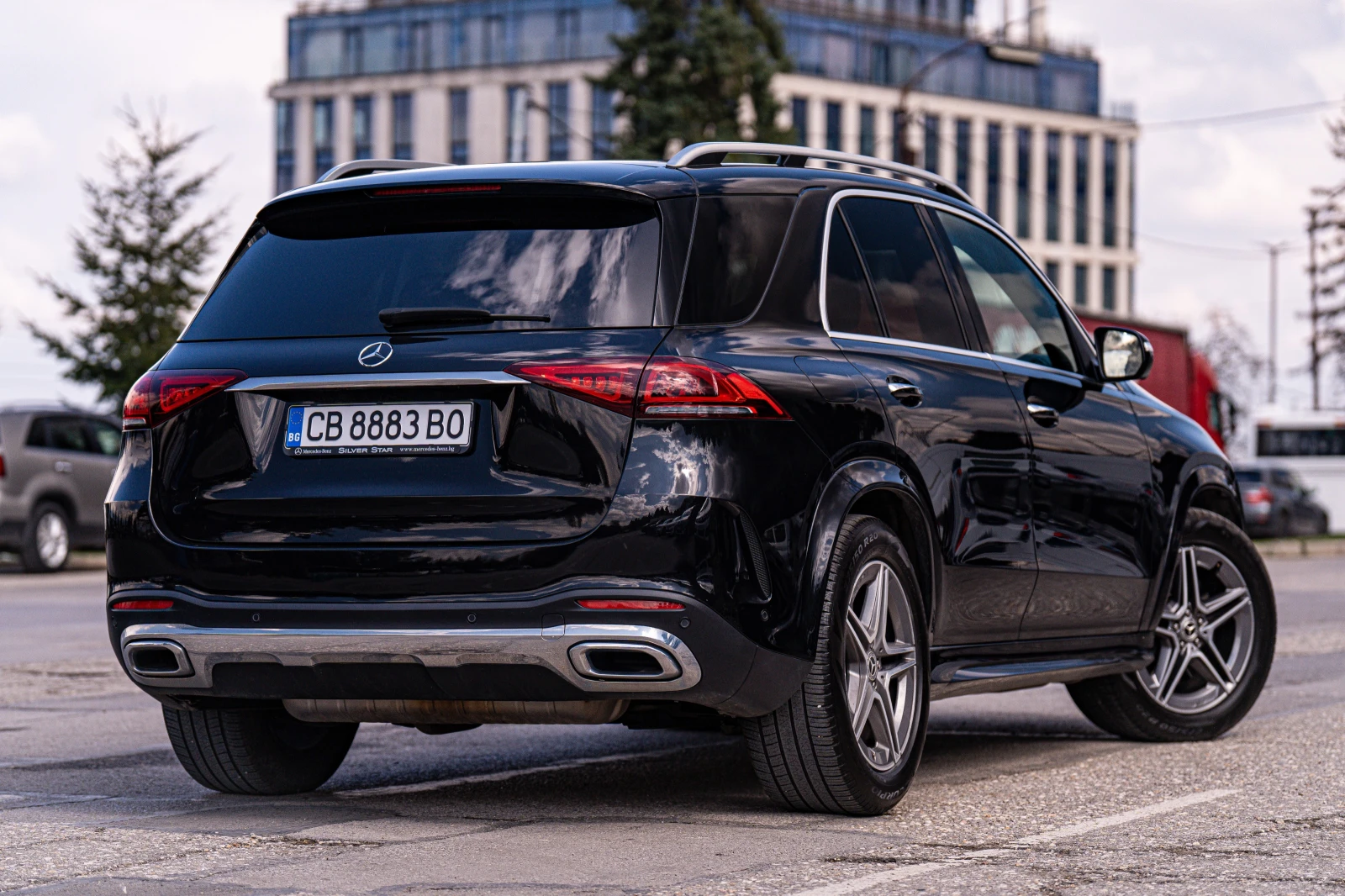 Mercedes-Benz GLE 350 4matic AMG Multibeam led Panorama 360(КАПАРИРАНА) - изображение 5