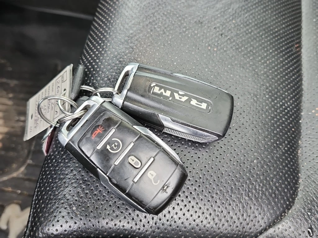 Dodge RAM 1500 * REBEL CREW CAB SHORT BED * CARFAX * БЕЗ ПЪРВОНАЧ - изображение 8